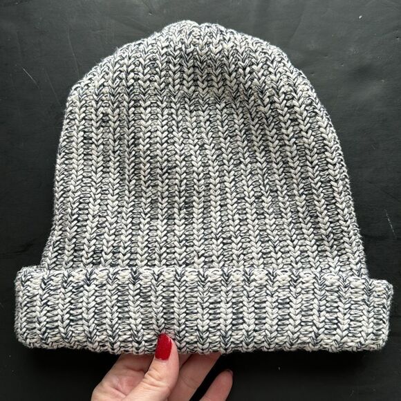 Love Your Melon Beanie Hat Womens One Size Cuffed Style Chunky Knit Stocking Cap - Picture 5 of 14